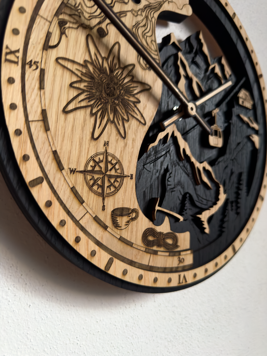 Horloge Murale en Chêne Massif « Monde Alpin »