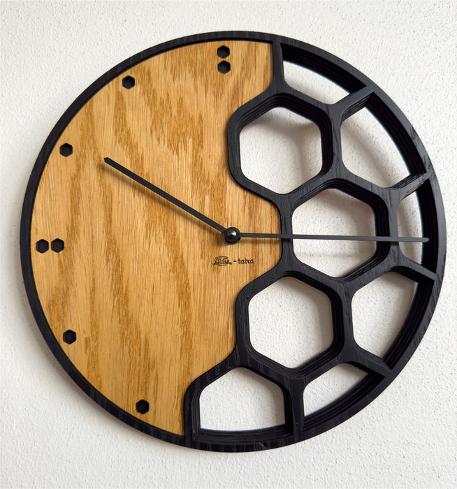 Orologio 3D in Rovere Massiccio T-Tatra – Collezione "Honeycomb / Nido d'Ape"