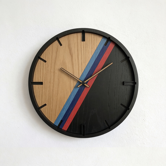 Horloge murale 3D en bois de chêne M sport 30 cm - 50 cm - 84 cm