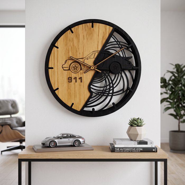 Horloge Murale en Chêne Massif « Voiture de Sport » – L'Élégance Sculpturale d'un Artisanat d'Art